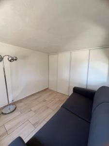 Maisons de vacances Petite maison en pleine nature a 10 km des plage de Cannes : photos des chambres