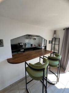 Maisons de vacances Petite maison en pleine nature a 10 km des plage de Cannes : photos des chambres