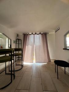 Maisons de vacances Petite maison en pleine nature a 10 km des plage de Cannes : photos des chambres