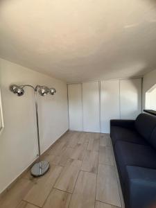 Maisons de vacances Petite maison en pleine nature a 10 km des plage de Cannes : photos des chambres