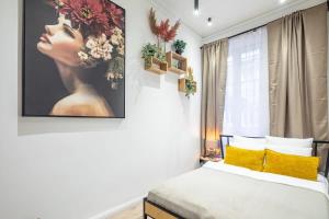 Central - Unique - High-End - Brand New