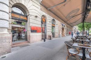 Central - Unique - High-End - Brand New