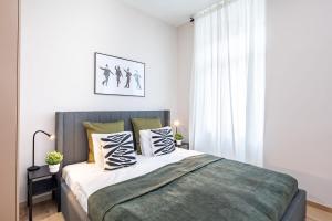 Central - Cozy - NEW - AC