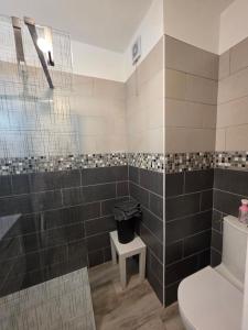 Saint Mandrier Pin Rolland Studio Climatisé 2 pers parking plage pinède, tout à pied