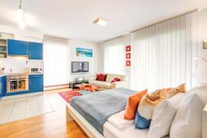 River View - Sunny - Comfy