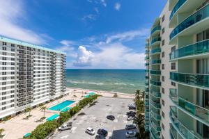Ocean view 1 bed Tides 11th floor Miami