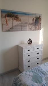 Proche Sanary, grand appartement lumineux dans villa, 3 CH avec terrasse et jardin , climatisé SIX FOURS LES PLAGES 300m de la mer