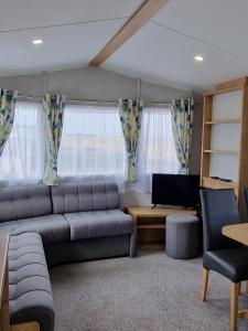 Ashleigh Cozy 2 Bed Caravan at West Sands Holiday Park