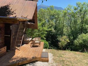 Chalets Chambre atypique dans mazot savoyard : photos des chambres