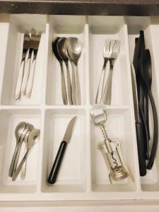 Zurich City Center Apartments next to Zurich HB Main Train Station LA - Self Checkin