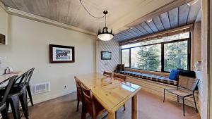 Spacious Condo Great For Friends And Families!