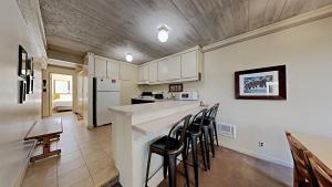 Spacious Condo Great For Friends And Families!