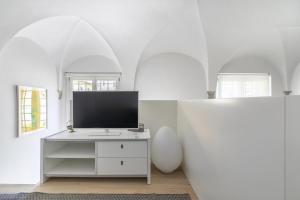 Two-Bedroom Apartment with City View