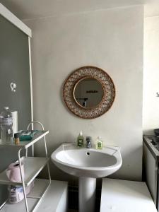 Independent Room Paris 6