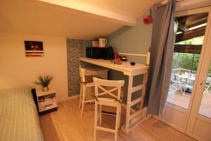 Maisons de vacances Gite pour 2 en pleine nature avec jaccuzzi : photos des chambres
