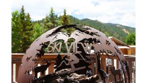 Ski View 04 Columbine - On Main Street - WiFi - Cable - Fireplace - Trailer Parking In Back - Patio with Gas Grill