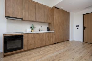 Towarowa Towers Apartment by Solarento