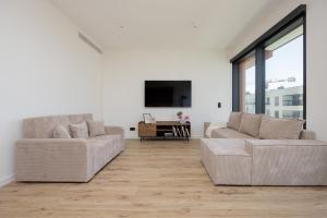 Towarowa Towers Apartment by Solarento