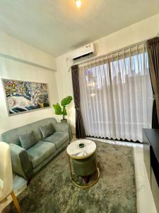 Apartment Sky House BSD - Family 2 BR Near Aeon Mall ICE BSD