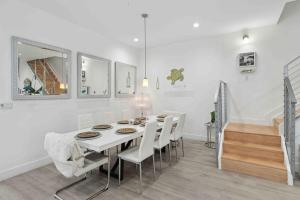 Modern Haven in Paradise w Heated Eco Pool 5B 4B