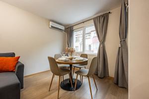 Central apartment next to Sea Garden suitable for 4 persons