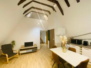 Appartements Le Colibri, Spacieux T2 bis avec mezzanine, calme et central a Poitiers : photos des chambres