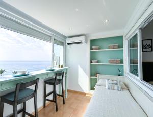 Modern appartment with sea views in Sabinillas