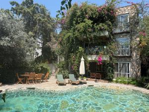 Triplex Villa with private Pool and Garden