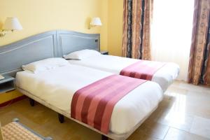 Hotels Logis Le Saint Nicolas : photos des chambres