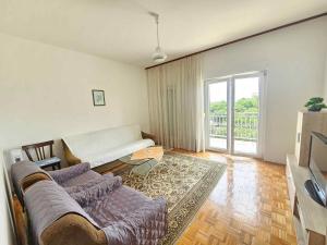 Apartment in Novi Vinodolski 15306