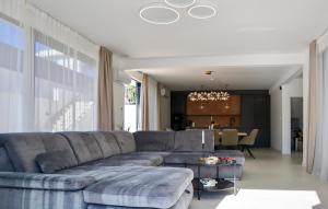 Cozy Home In Rogac With Sauna 