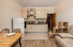 1 Bedroom Gorgeous Apartment In Palit 