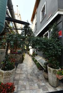 Cute Retro Home Balcony AC Galata