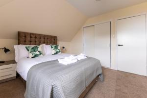 2 BDR Apt At Caledonia Luxe Stays Short Lets & Serviced Accommodation Inverness