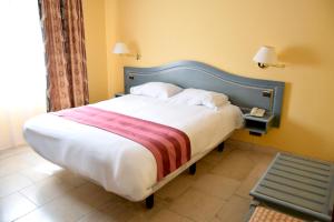 Hotels Logis Le Saint Nicolas : photos des chambres