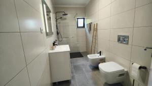 Apartamento espaçoso com estacionamento incluído