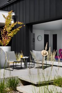 Villas Magnifique villa contemporaine, piscine interieure chauffee 29 degres, classee 5 etoiles : photos des chambres