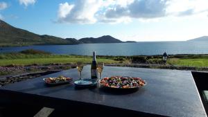 Fuchsia Lodge - New Luxury 5* Beachside Lodge with Sauna - 4 beds ensuite - Spectacular Location