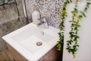 Downtown Escape - Refined & Bright, City Heart