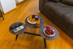 Amazing City Views - Charming Penthouse & Aparment