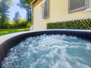 Maison Nature, Jacuzzi, 10 min de Disneyland Paris