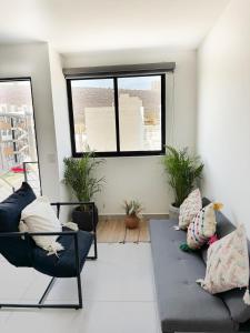 New Bamboo Skyline Business & Pool