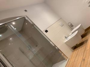 Aosta Center large Apartment with large shower