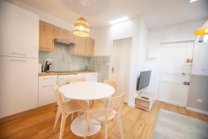 Providencia 4 - Shipyard and Yacht crews