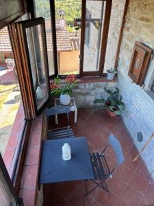 Casale in collina immerso nel verde con Piscina e ampio giardino