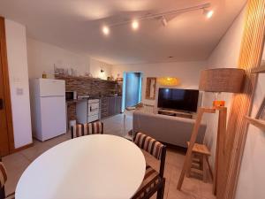 Hermoso departamento con balcón y cochera en el centro SMA Ñire31 Roca