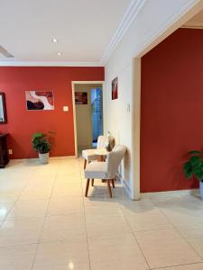 Amplo Apt 4 Quartos a 1 Min da Praia de Copacabana