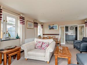3 Bed in Ilfracombe HAYWD