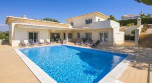 Villa Povo Do Burro, Beautiful And Elegant Villa, Few Minutes Walk To Resort Centre
