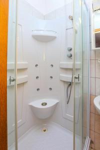 Apartments by the sea Razanj, Rogoznica - 24569